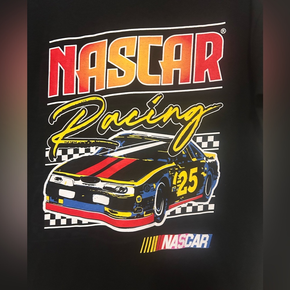 π5/$15 Nascar Racing Black Tee with Vibrant Car Design, NEW - Picture 2 of 3
